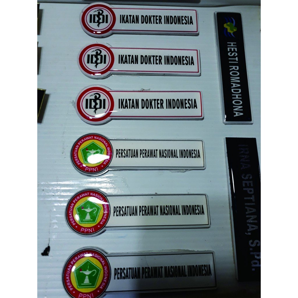 NAME TAG/NAMA DADA AKRILIK- CUSTOM BENTUK/UKURAN